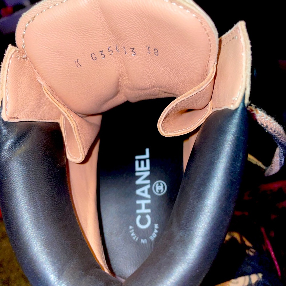 Boots - Picture 4 of 5